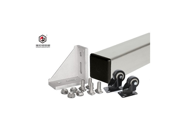 鋁型材圍欄是如何組裝成片的？