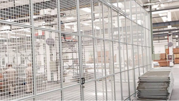 3030工業(yè)鋁型材能定做機器人護欄網嗎？